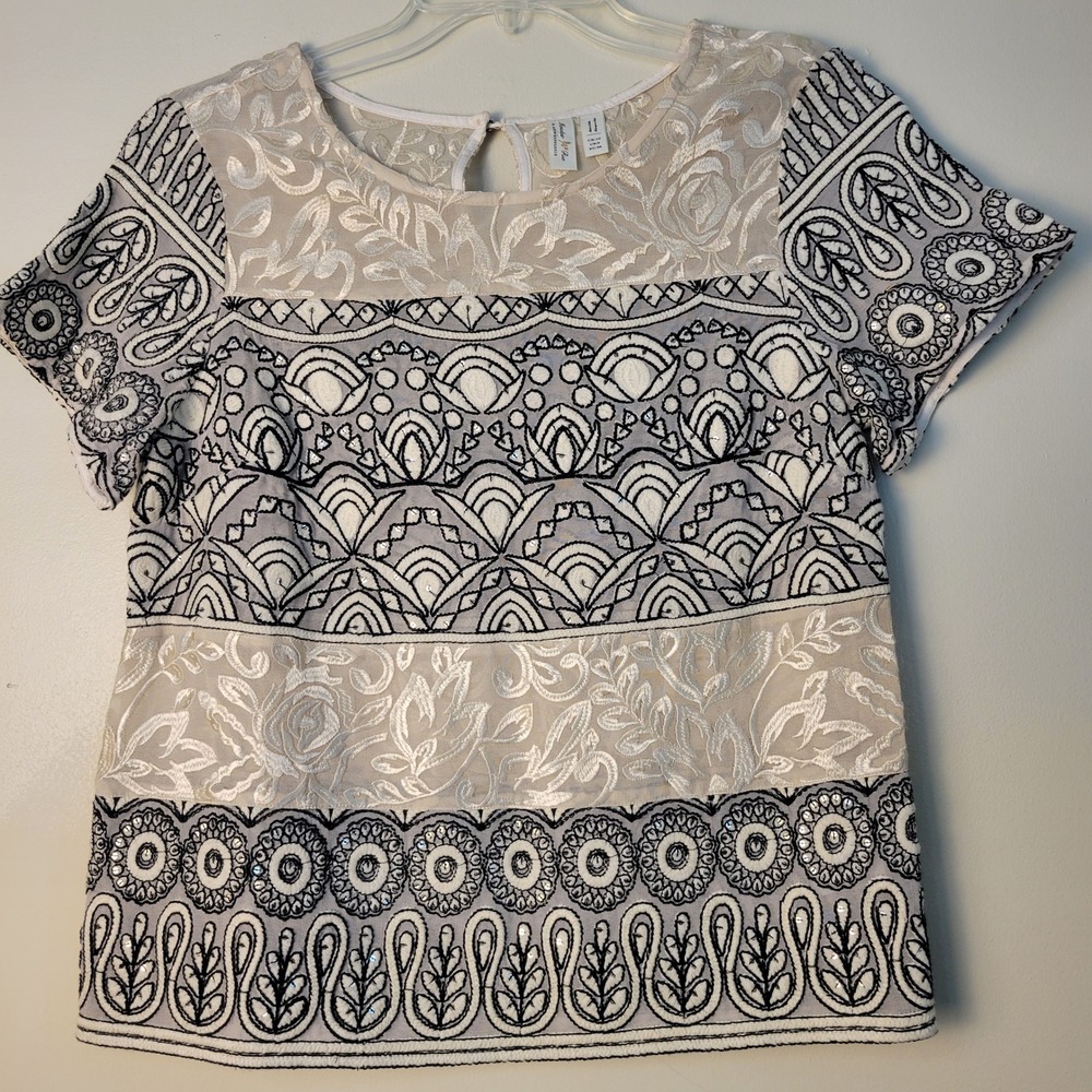Meadow Rue Anthropologie Embroidered Sequin Blouse White Black US 6 Short Sleeve